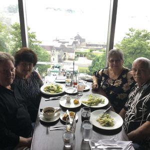 Meet your Posher, Cynthia